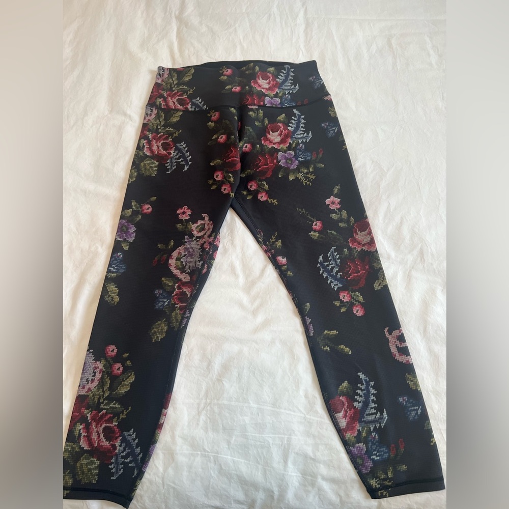 Greyson Women’s Leggings - size Large